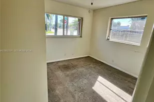 2031 NW 32nd St, Oakland Park, FL 33309 - Photo 11