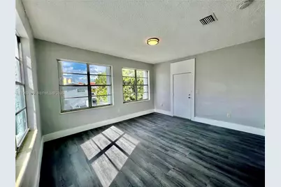 301 SW 10th Ave #1, Miami, FL 33130 - Photo 3