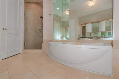 18101 Collins Ave #5104, Sunny Isles Beach, FL 33160 - Photo 25
