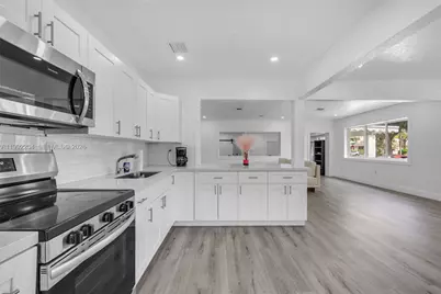 181 NE 121st St, North Miami, FL 33161 - Photo 11