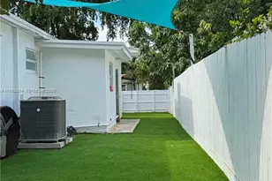 181 NE 121st St, North Miami, FL 33161 - Photo 11