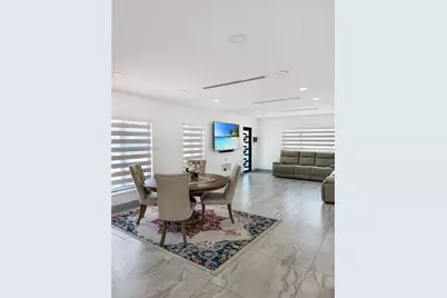 233 W 39th Pl, Hialeah, FL 33012 - Photo 9