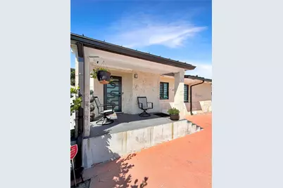 233 W 39th Pl, Hialeah, FL 33012 - Photo 3