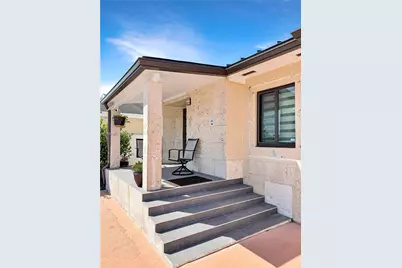 233 W 39th Pl, Hialeah, FL 33012 - Photo 1