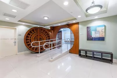 111 E Flagler St #909, Miami, FL 33131 - Photo 15