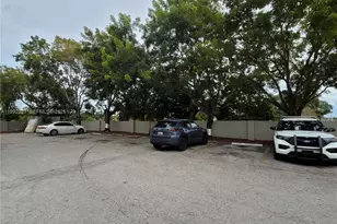 5100 SW 41st St, Pembroke Park, FL 33023 - Photo 13