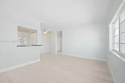 7315 Byron Ave #10, Miami Beach, FL 33141 - Photo 3