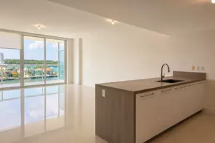 400 Sunny Isles Blvd, Sunny Isles Beach, FL 33160 - Photo 3