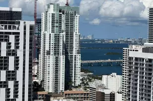 41 SE 5th St, Miami, FL 33131 - Photo 23