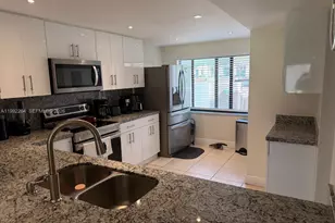 10060 NW 41st St, Doral, FL 33178 - Photo 3