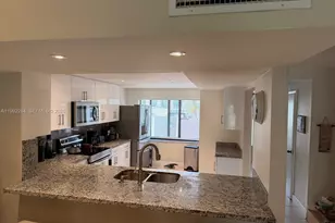 10060 NW 41st St, Doral, FL 33178 - Photo 7