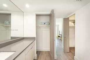 100 Bayview Dr, Sunny Isles Beach, FL 33160 - Photo 5