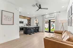 10487 W 34th Ct, Hialeah, FL 33018 - Photo 9