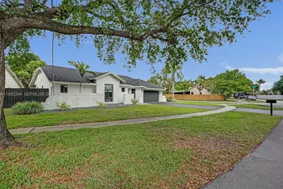 5790 SW 88th Ave, Cooper City, FL 33328 - Photo 3