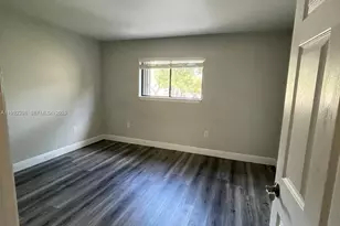 301 E Palm Cir E, Pembroke Pines, FL 33025 - Photo 5