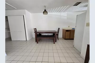 211 SE 10th St, Hallandale Beach, FL 33009 - Photo 19