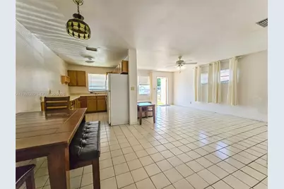 211 SE 10th St, Hallandale Beach, FL 33009 - Photo 7