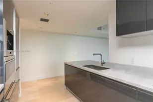 1451 Brickell Ave, Miami, FL 33131 - Photo 9