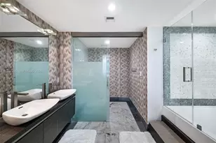 200 Biscayne Blvd Way, Miami, FL 33131 - Photo 11