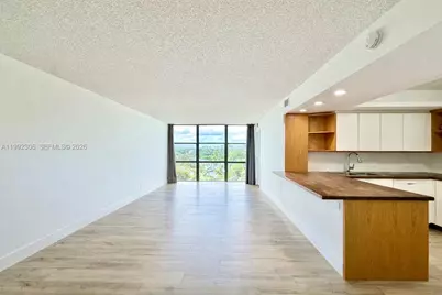 1000 Parkview Dr #723, Hallandale Beach, FL 33009 - Photo 3