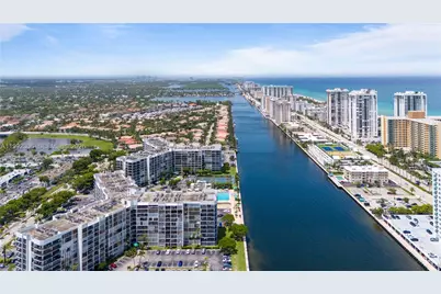 1000 Parkview Dr #723, Hallandale Beach, FL 33009 - Photo 25