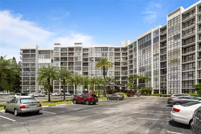1000 Parkview Dr #723, Hallandale Beach, FL 33009 - Photo 41