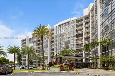 1000 Parkview Dr #723, Hallandale Beach, FL 33009 - Photo 37