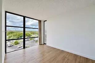 1000 Parkview Dr, Hallandale Beach, FL 33009 - Photo 13