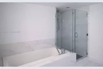 400 Sunny Isles Blvd #819, Sunny Isles Beach, FL 33160 - Photo 5