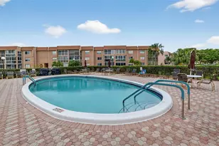 9821 Sunrise Lakes Blvd, Sunrise, FL 33322 - Photo 23