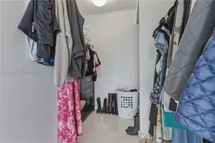 60 SW 13th St, Miami, FL 33130 - Photo 17