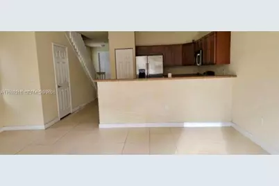8952 W 35th Ln, Hialeah, FL 33018 - Photo 13
