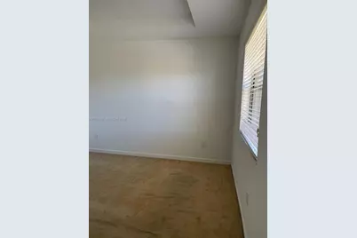 8952 W 35th Ln, Hialeah, FL 33018 - Photo 33