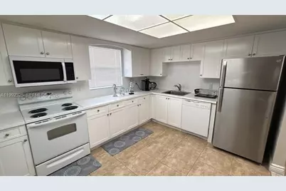 1120 NE 24th Ave #1, Pompano Beach, FL 33062 - Photo 3