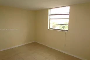 10090 NW 80th Ct, Hialeah Gardens, FL 33016 - Photo 23