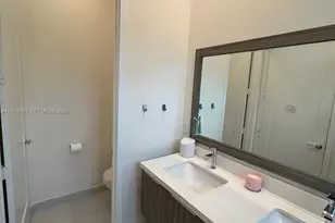 10355 NW 66th St, Doral, FL 33178 - Photo 31