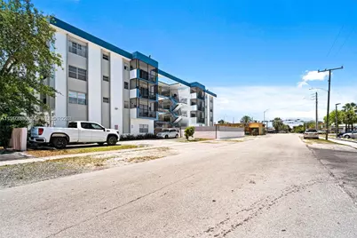 1230 NE 139th St #304, North Miami, FL 33161 - Photo 3