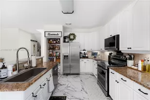 337 SW 188th Terrace, Pembroke Pines, FL 33029 - Photo 17