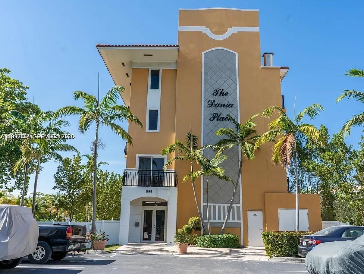 555 E Dania Beach Blvd #5 - 555 E Dania Beach Blvd #5, Dania Beach, FL 33004 Luxury Property | Jose Angel Pina