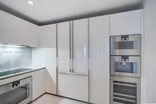 10203 Collins Ave, Bal Harbour, FL 33154 - Photo 9