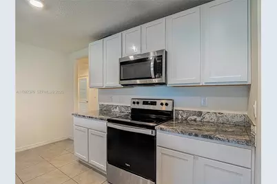 3034 Rim Dr, Spring Hill, FL 34609 - Photo 5