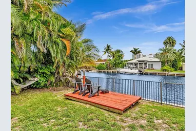 413 Tamarind Dr, Hallandale Beach, FL 33009 - Photo 11