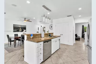 413 Tamarind Dr, Hallandale Beach, FL 33009 - Photo 41