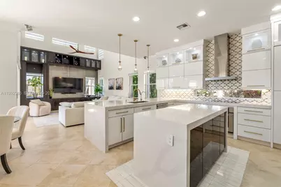 9886 Via Bernini, Lake Worth, FL 33467 - Photo 3
