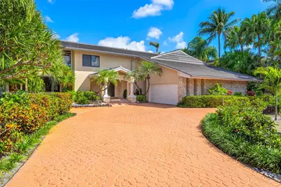 448 Poinciana Dr, Hallandale Beach, FL 33009 - Photo 11