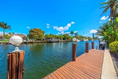 448 Poinciana Dr, Hallandale Beach, FL 33009 - Photo 9