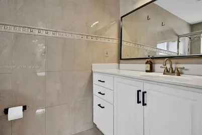 30 Bentley Dr, Miami Springs, FL 33166 - Photo 29