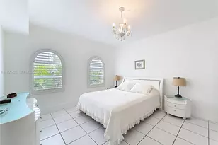 9008 Collins Ave, Surfside, FL 33154 - Photo 17