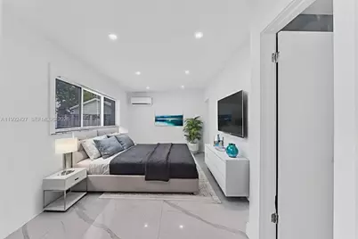 875 E 8th St, Hialeah, FL 33010 - Photo 25