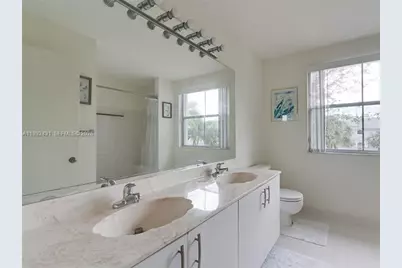 4731 Grapevine Way, Davie, FL 33331 - Photo 23